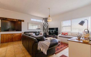 4 Bedroom House For Sale in Long Beach