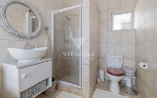4 Bedroom House For Sale in Long Beach