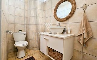 4 Bedroom House For Sale in Long Beach