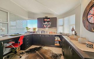 4 Bedroom House For Sale in Long Beach