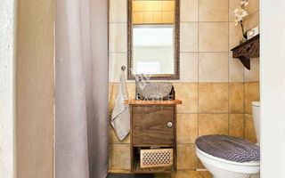 4 Bedroom House For Sale in Long Beach