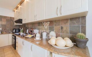 4 Bedroom House For Sale in Long Beach