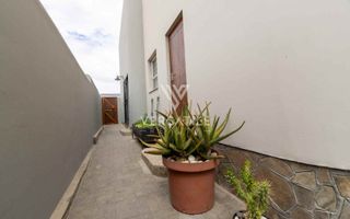 4 Bedroom House For Sale in Long Beach