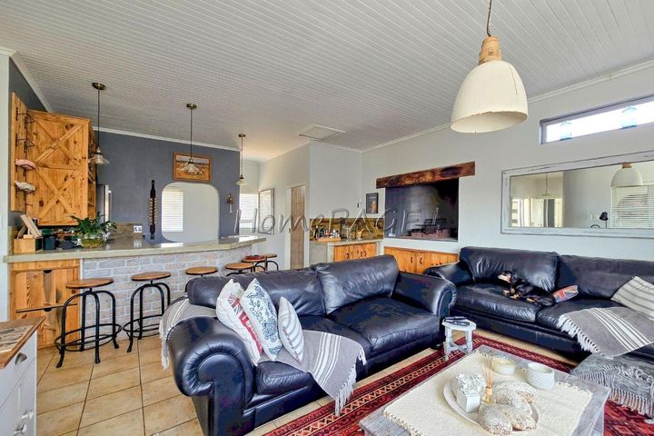 4 Bedroom House For Sale in Long Beach