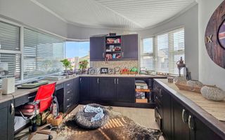 4 Bedroom House For Sale in Long Beach