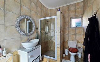 4 Bedroom House For Sale in Long Beach