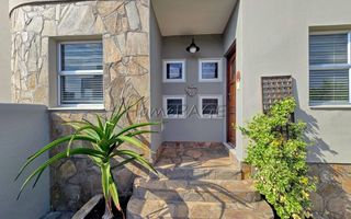 4 Bedroom House For Sale in Long Beach