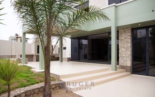 5 Bedroom House For Sale in Swakopmund Ext 9, Swakopmund
