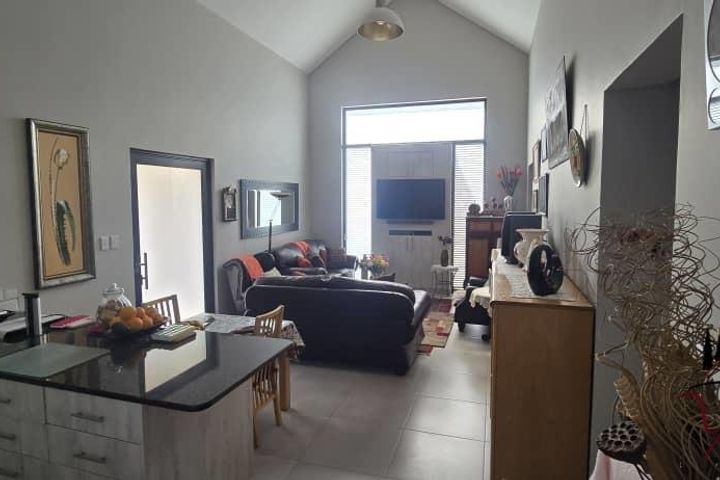 2 Bedroom House For Sale in Omeya, Windhoek