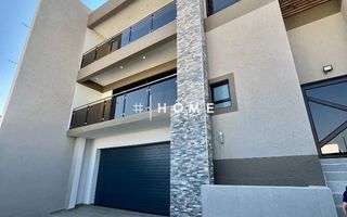 4 Bedroom House For Sale in Kleine Kuppe, Windhoek