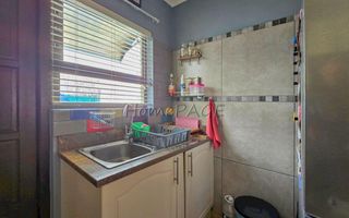 2 Bedroom House For Sale in Long Beach