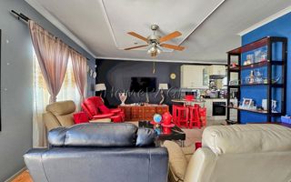 2 Bedroom House For Sale in Long Beach