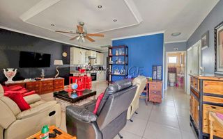 2 Bedroom House For Sale in Long Beach