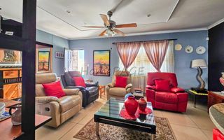 2 Bedroom House For Sale in Long Beach