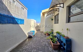 2 Bedroom House For Sale in Long Beach