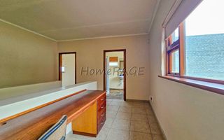 4 Bedroom House For Sale in Long Beach