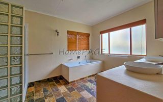 4 Bedroom House For Sale in Long Beach