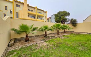 4 Bedroom House For Sale in Long Beach