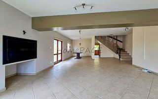 4 Bedroom House For Sale in Long Beach