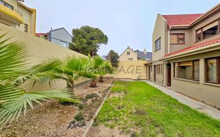 4 Bedroom House For Sale in Long Beach
