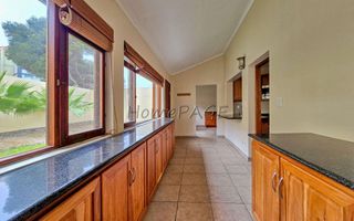 4 Bedroom House For Sale in Long Beach