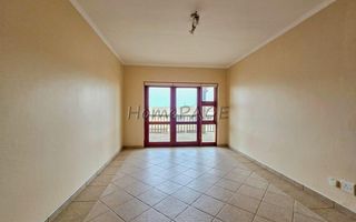 4 Bedroom House For Sale in Long Beach