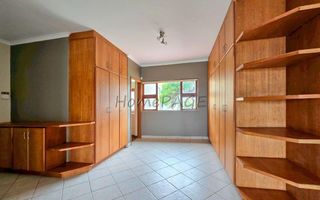 4 Bedroom House For Sale in Long Beach
