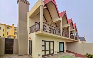 4 Bedroom House For Sale in Long Beach