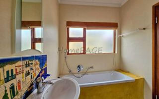 4 Bedroom House For Sale in Long Beach