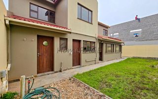 4 Bedroom House For Sale in Long Beach