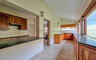 4 Bedroom House For Sale in Long Beach