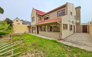 4 Bedroom House For Sale in Long Beach