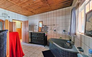 3 Bedroom House For Sale in Henties Bay Central, Henties Bay