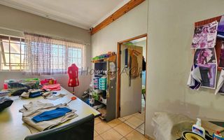 3 Bedroom House For Sale in Henties Bay Central, Henties Bay
