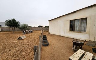 3 Bedroom House For Sale in Henties Bay Central, Henties Bay