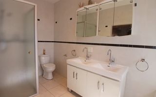 4 Bedroom House For Sale in Kleine Kuppe, Windhoek
