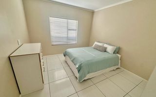2 Bedroom House To Rent in Dolphin Beach