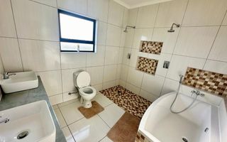 2 Bedroom House To Rent in Dolphin Beach