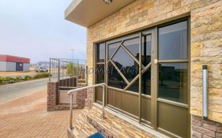 3 Bedroom House For Sale in Henties Bay Central, Henties Bay