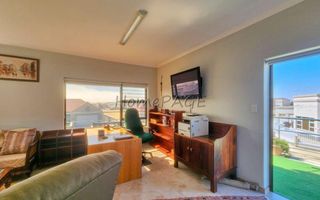 3 Bedroom House For Sale in Henties Bay Central, Henties Bay