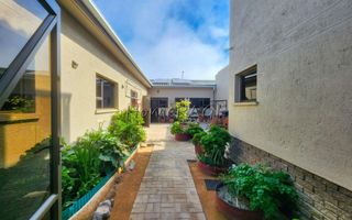 3 Bedroom House For Sale in Henties Bay Central, Henties Bay