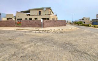 3 Bedroom House For Sale in Henties Bay Central, Henties Bay
