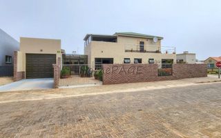 3 Bedroom House For Sale in Henties Bay Central, Henties Bay