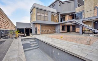 8 Bedroom House For Sale in Tamariskia, Swakopmund