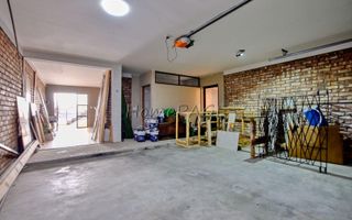 8 Bedroom House For Sale in Tamariskia, Swakopmund