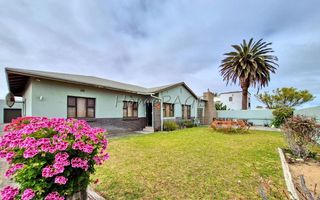 4 Bedroom House For Sale in Walvis Bay Central