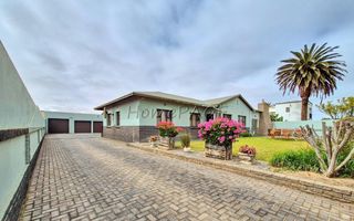 4 Bedroom House For Sale in Walvis Bay Central