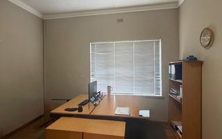 Office / Retail / Mixed Use For Sale in Klein Windhoek, Wind...