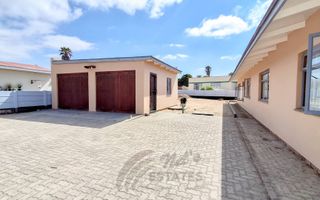 4 Bedroom House To Rent in Vineta, Swakopmund