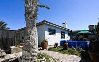 4 Bedroom House For Sale in Ocean View, Swakopmund